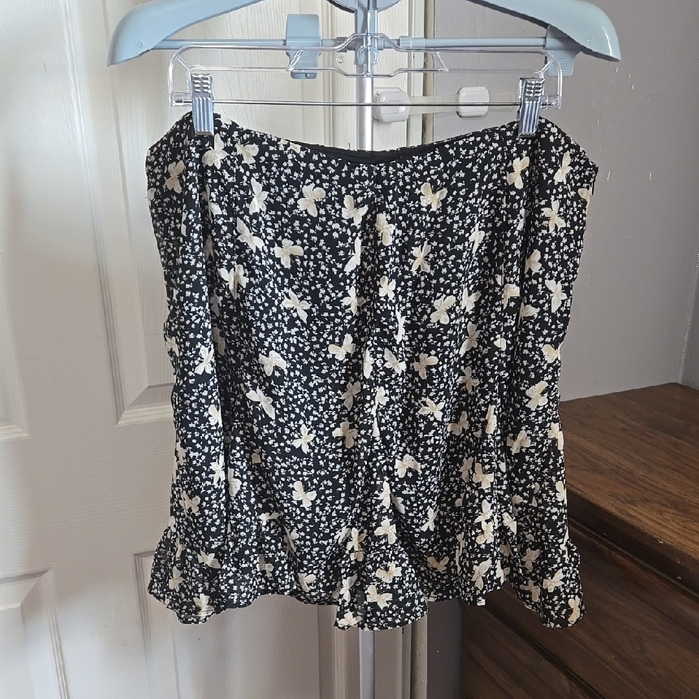 Forever 21 Plus Floral Black and White Skirt
